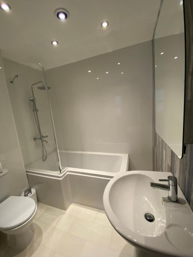Aaron Wise - 17 Fitzhamon Apartments Cardiff Luaran gambar